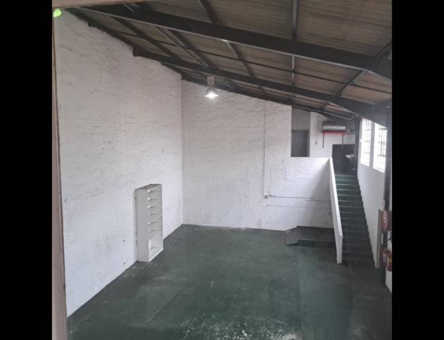 INDUSTRIAL PROPERTY TO RENT IN NORTH END